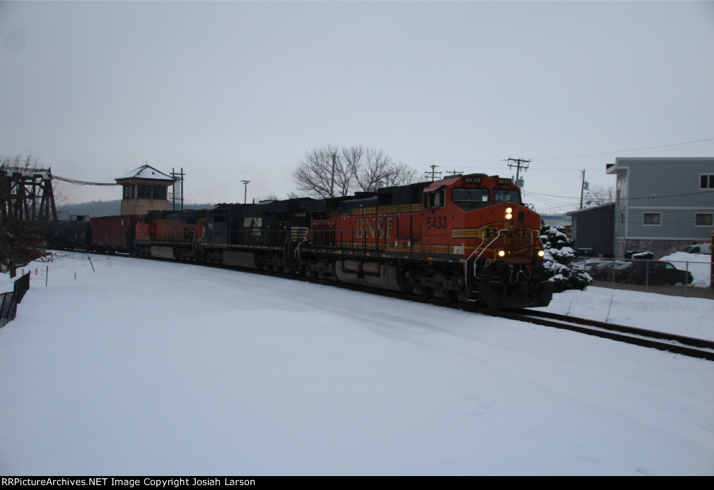 BNSF 5433 East